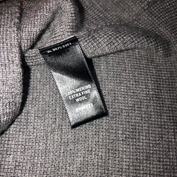 Banana Republic NWOT! Grey V Neck Button Down  Pockets Cardigan Sweater - Picture 7 of 13